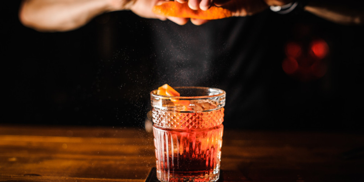 Discovering the Perfect Night Out: Sliema’s Top Cocktail Bar Experience