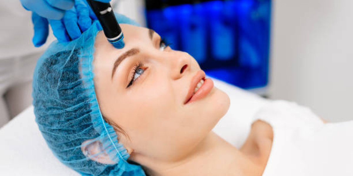 Hydrafacial Enhances Makeup Application