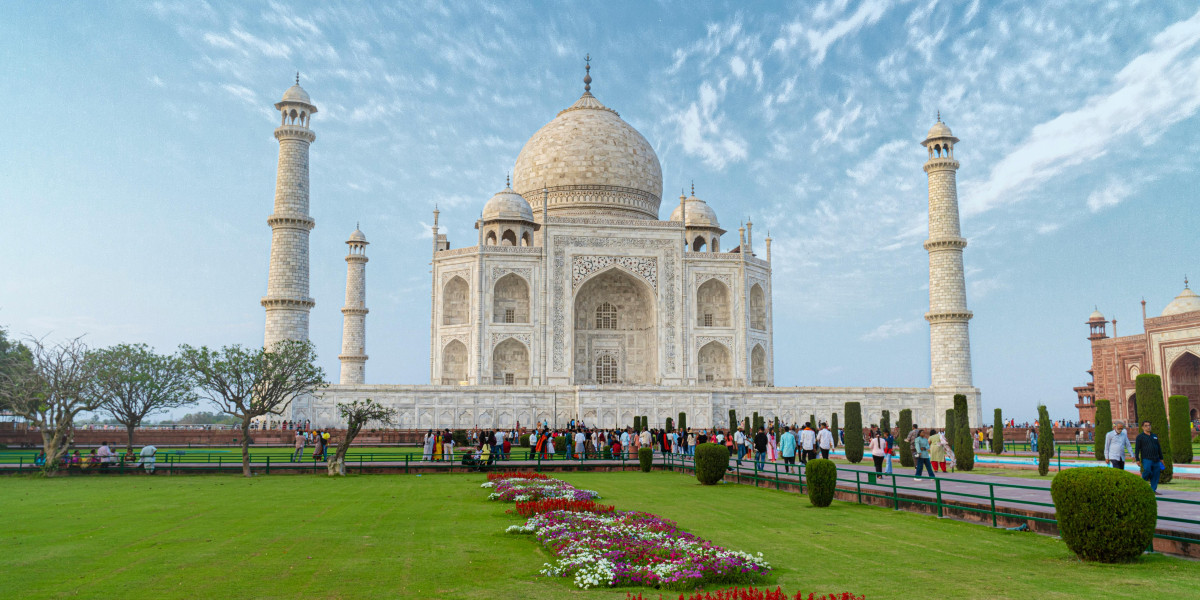 Taj Mahal Marble: The Stone Behind the Beauty