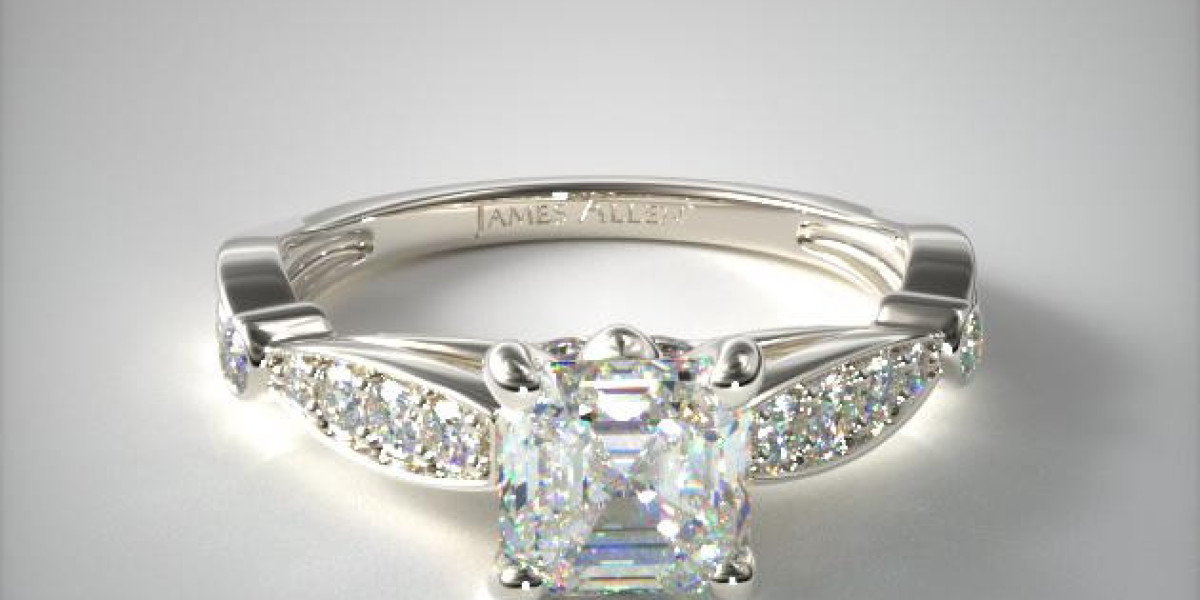 Why Asscher Cut Vintage Engagement Rings Are Making a Stylish Comeback