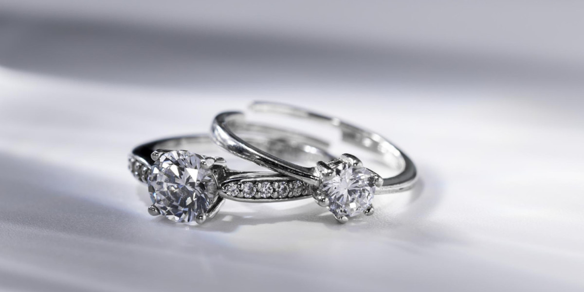 Personalized Diamond Engagement Rings for Women to Celebrate Love
