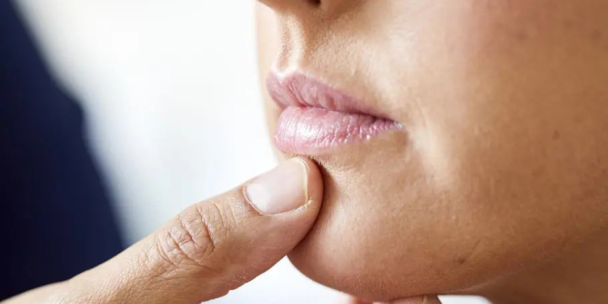 Can Double Chin Removal Instantly Enhance Jawline Shape and Profile Now