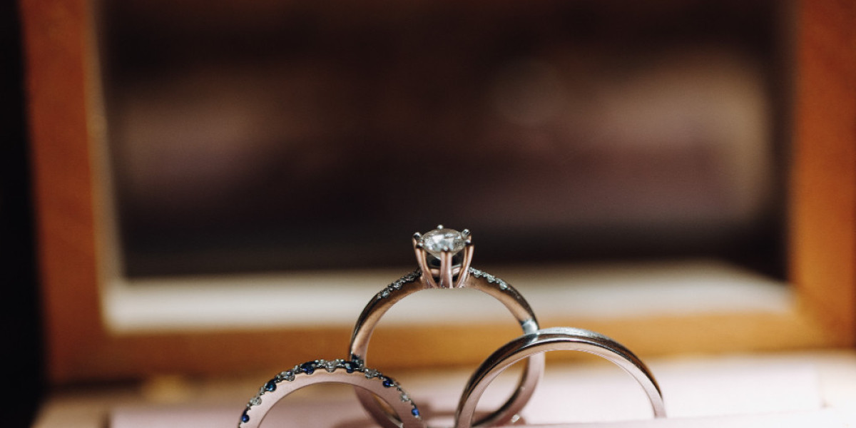 Best Places to Find Diamond Engagement Rings for Women