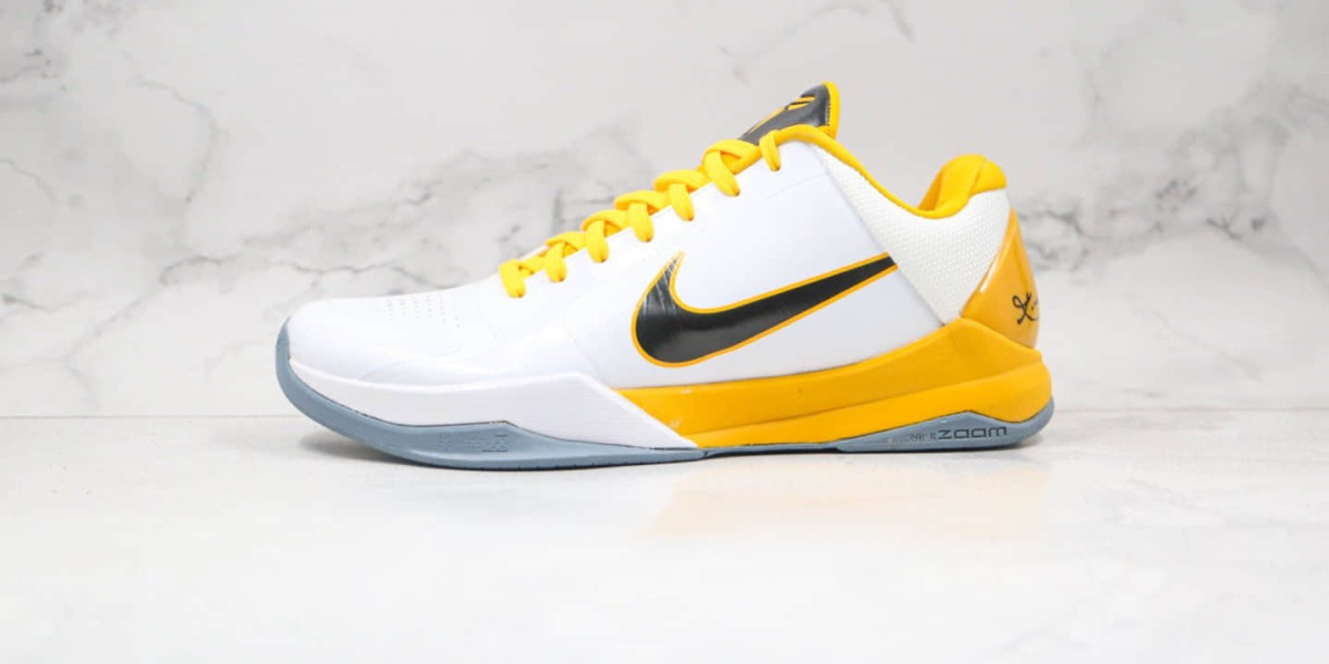 รวมรองเท้าสายสตรีท : Nike และ Adidas รุ่นฮิตที่ต้องมีในตู้