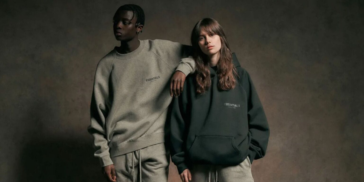 Fear of God Essentials Hoodie – A Practical Guide for Everyday Style (USA)