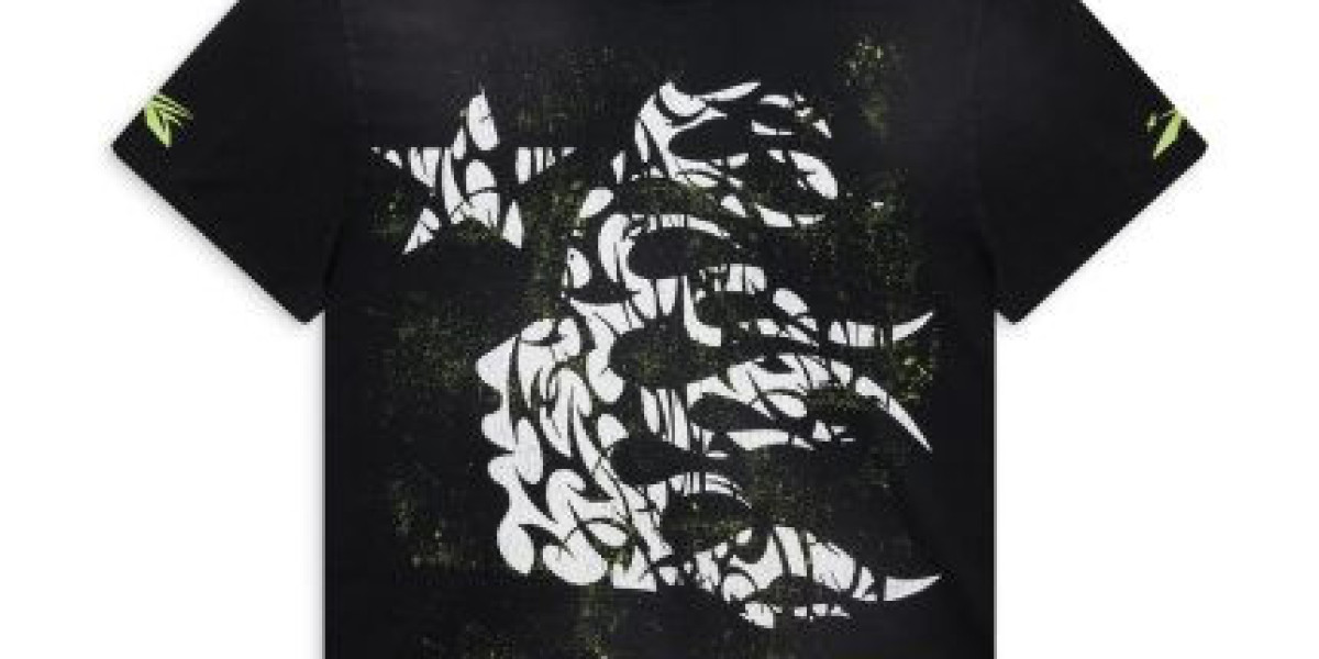 Hellstar Shirt: The New Power Symbol in Streetwear Fashion