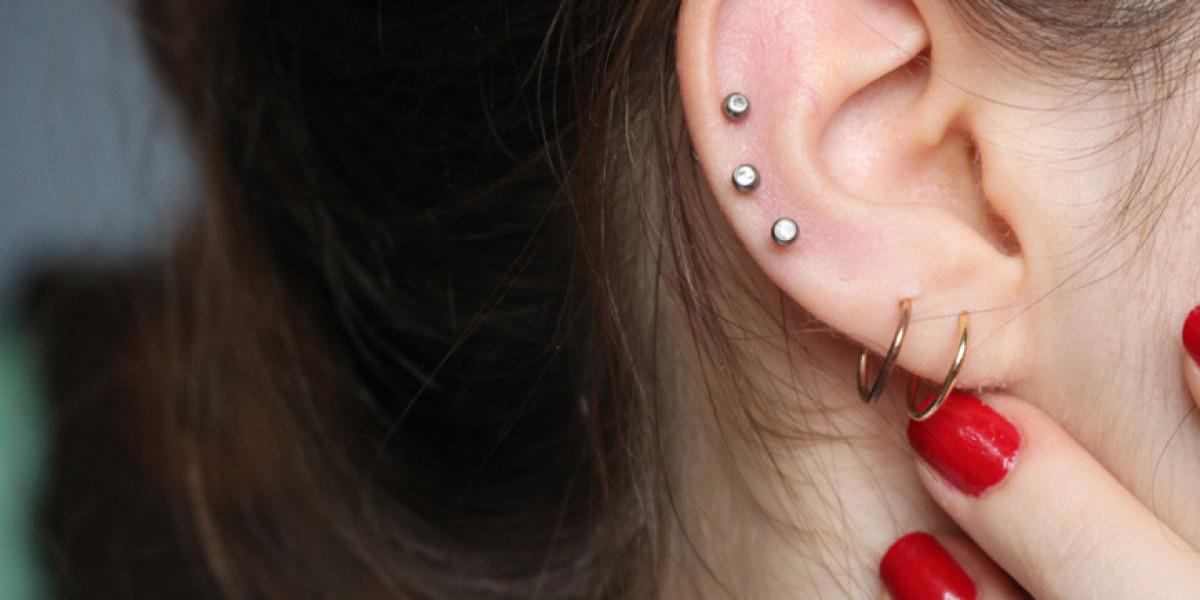 Modern Ear Piercing Salons Near Dubai Mall – Style, Safety, and Trendy Piercing Experience
