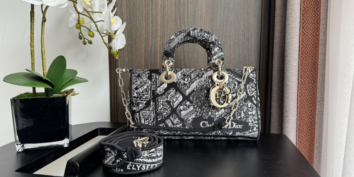 The Ultimate Guide to the Gucci Queen Bee: Elegance, Craftsmanship, and Investment Value