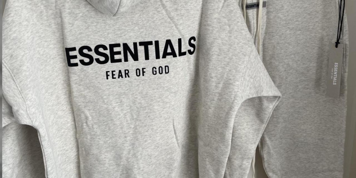 From London to Leeds: Why the Essentials Tracksuit Has the UK in a Chokehold (In a Good Way)