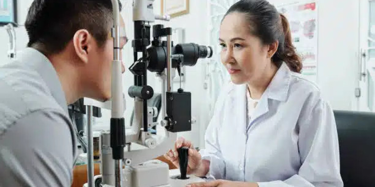 Best Eye Doctor in Delhi for Child and Family Eye Care Services