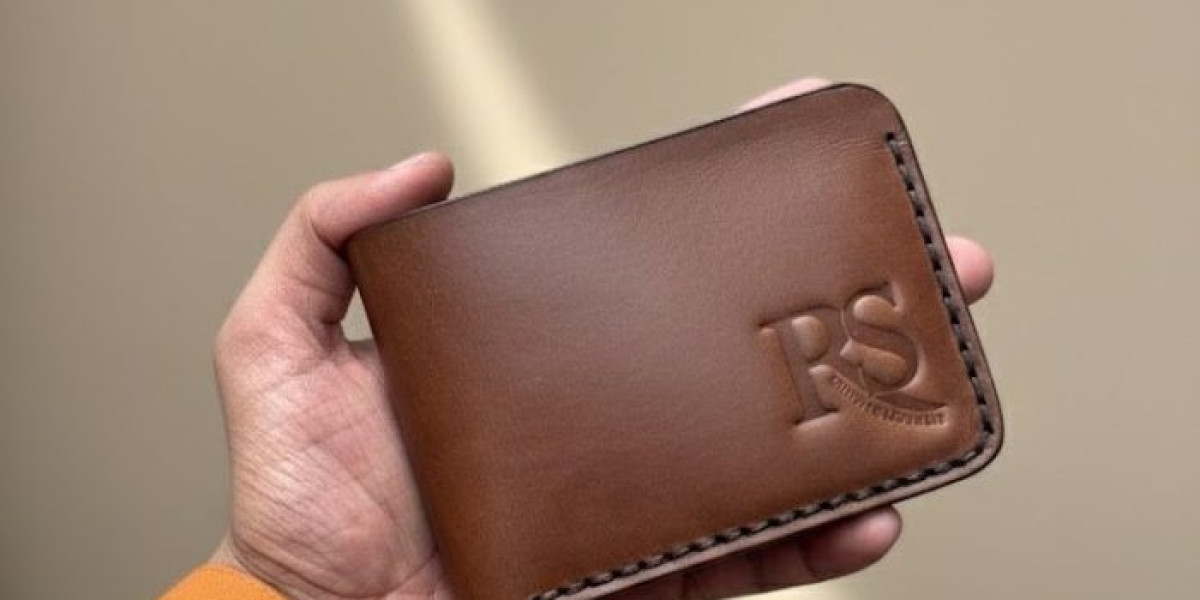 Leather Wallet: The Perfect Blend of Style, Durability, and Everyday Function