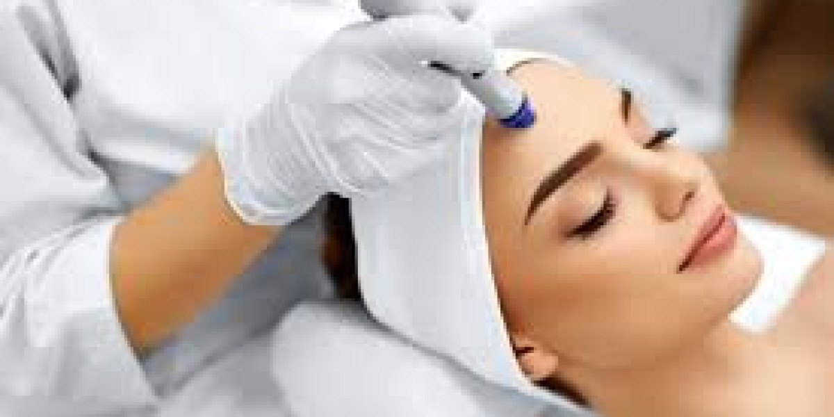 HydraFacial Treatment in Dubai for Sensitive Skin Care Solutions