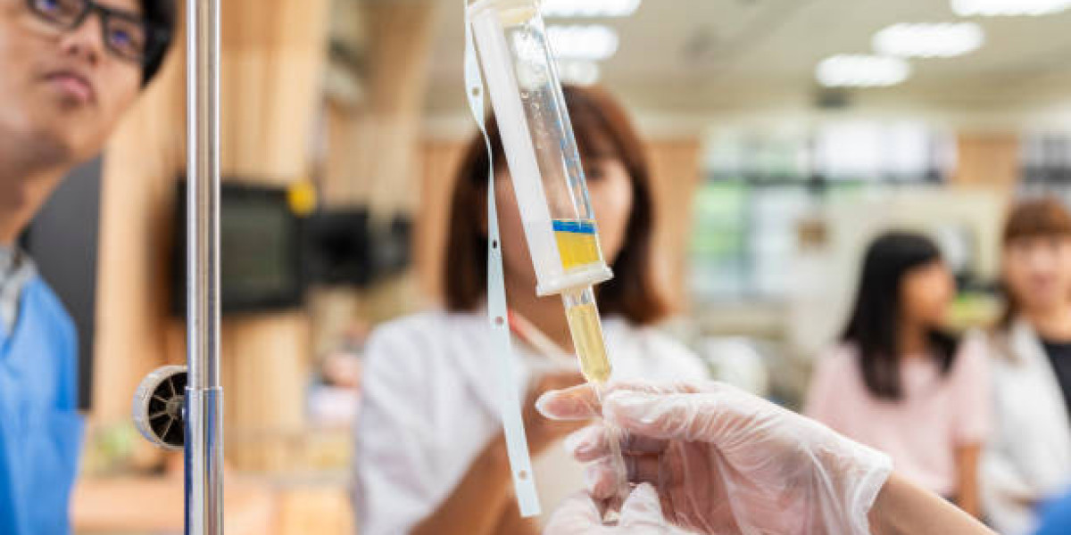 Glutathione IV Drip in Dubai: Fight Aging Naturally