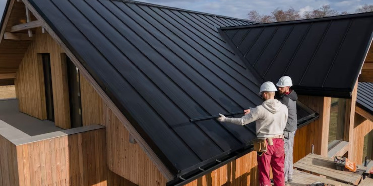 What to Expect During a Roof Inspection From Roofing Contractors in Royal Oak MI