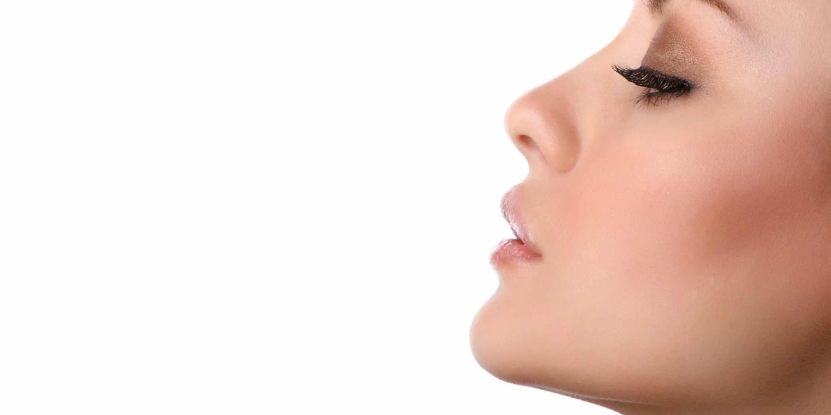 Ultrasonic Rhinoplasty Dubai vs Traditional Rhinoplasty: Key Differences