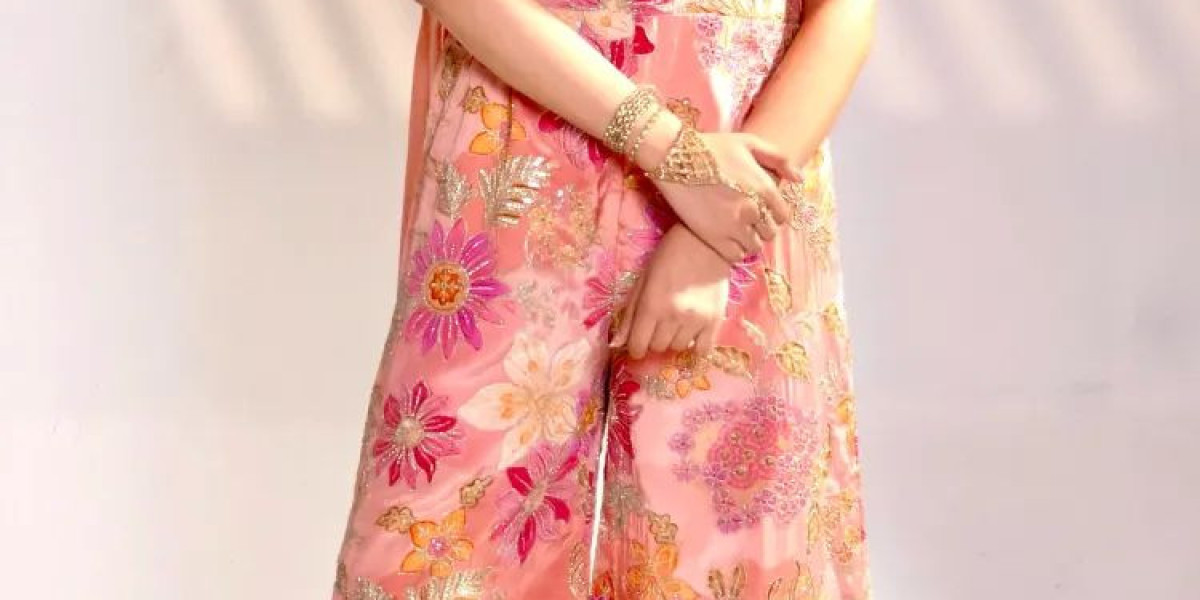 Peach Suits Are Trending in 2026 and Here Is Why You Need One